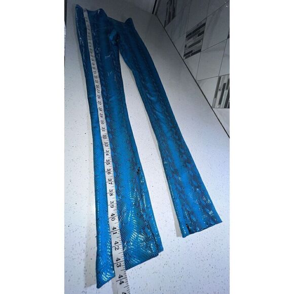 LAKRIS Women Workout Set Blue Snakeskin 2 Pieces Leggings Criscross Bra Size XS - Picture 10 of 16